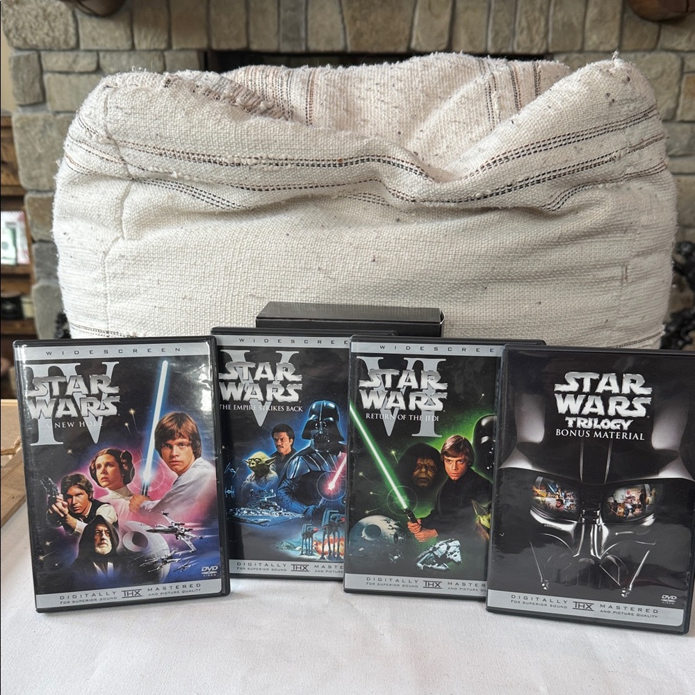 Star Wars Trilogy Widescreen 4 DVD Set - Black